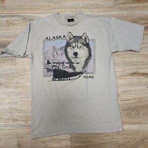 The Mountain Alaska Wolf Graphic Tee - Gray